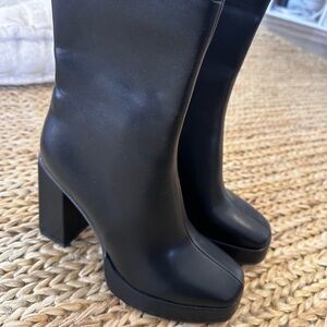 Elegant Black Women's Boots